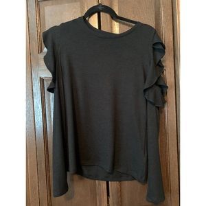 Medium Gap long sleeve shoulder-less shirt